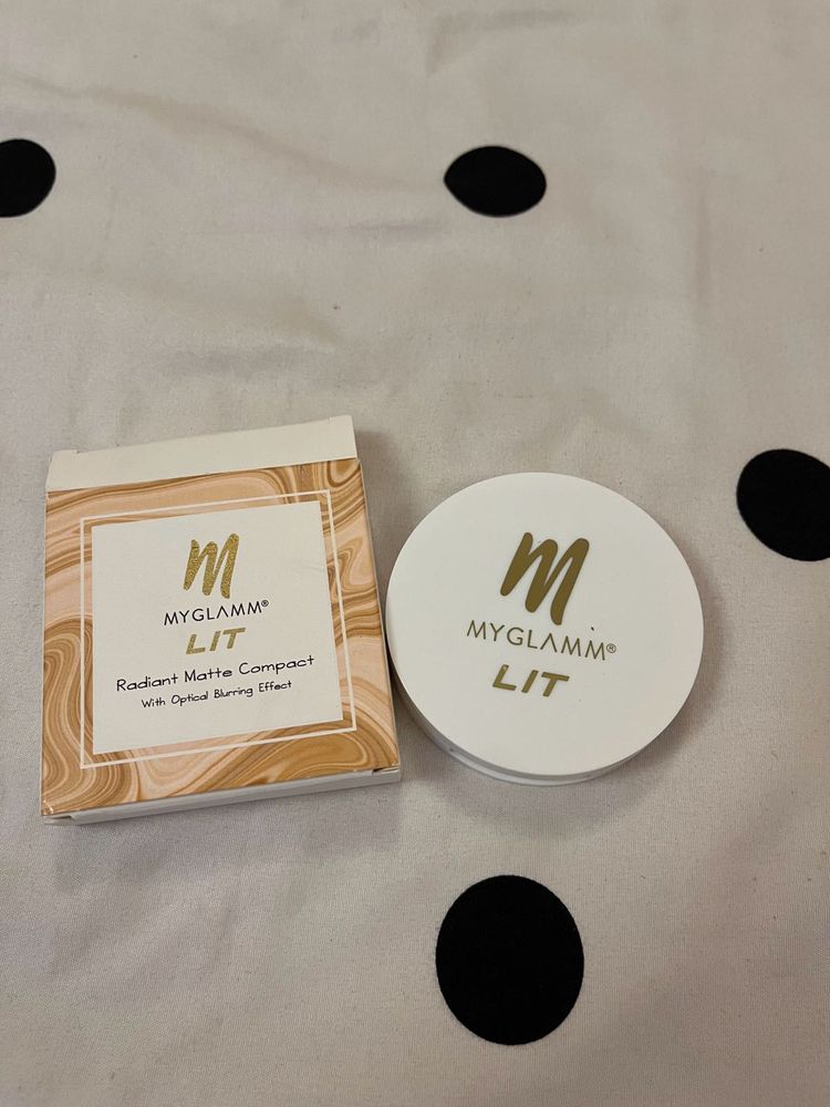 Myglamm LIT Compact