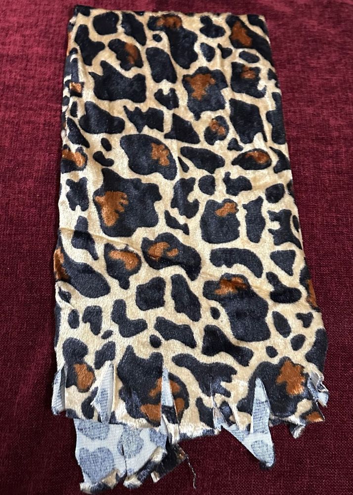 Women Leopard Print Warm Stole For Winters