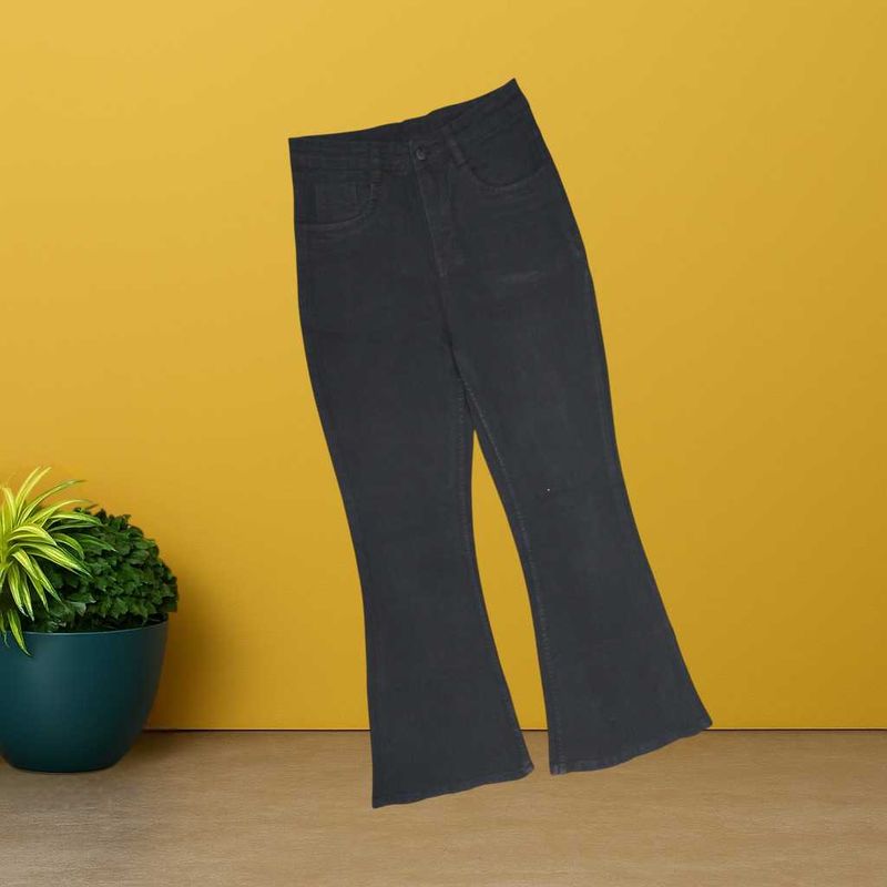 women black bootcut jeans size 28 (O-59)