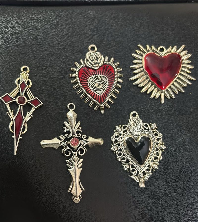 Victorian And Gothic Charms ⛓️‍💥🗡️