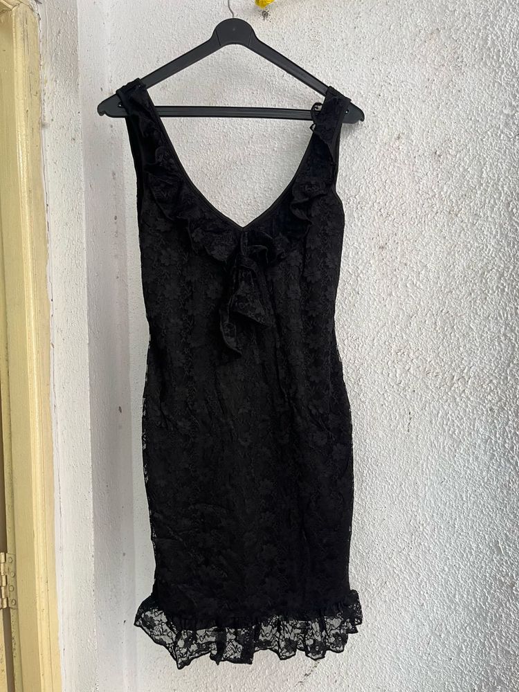 Elegant Black Lace Mini Dress