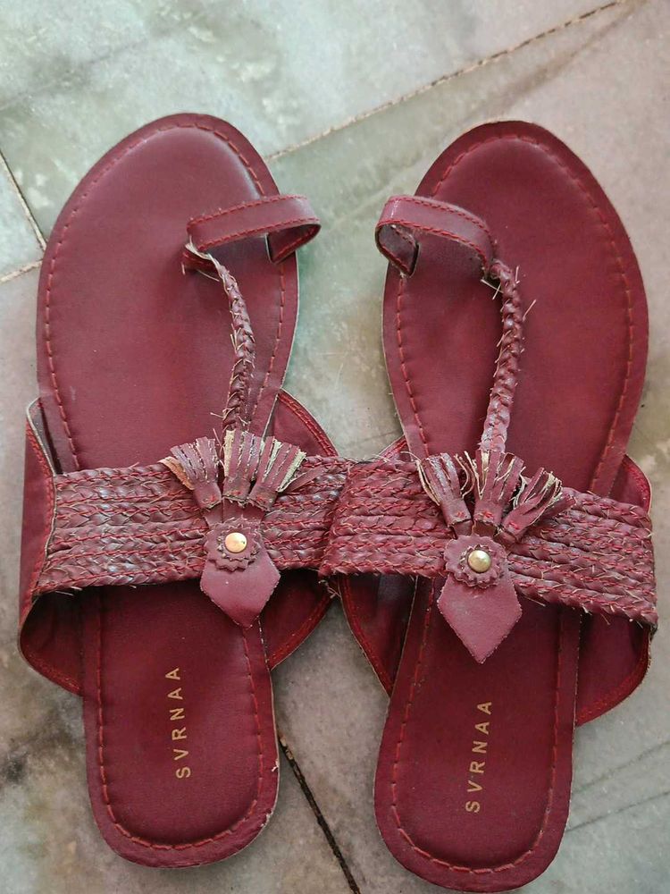 Svrnaa Women&#39;s Toe Ring  Flat Sandals