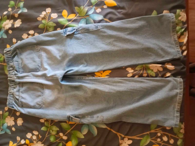 Wide Leg Cargo Jeans