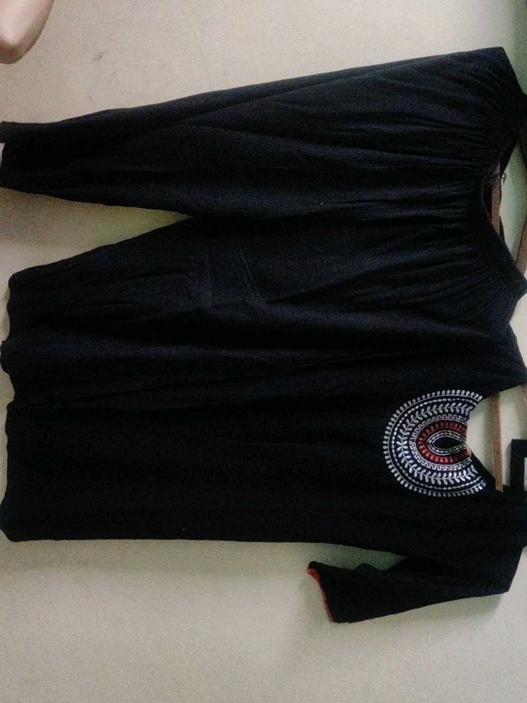 Black Lounge Set with Graphic Detail
