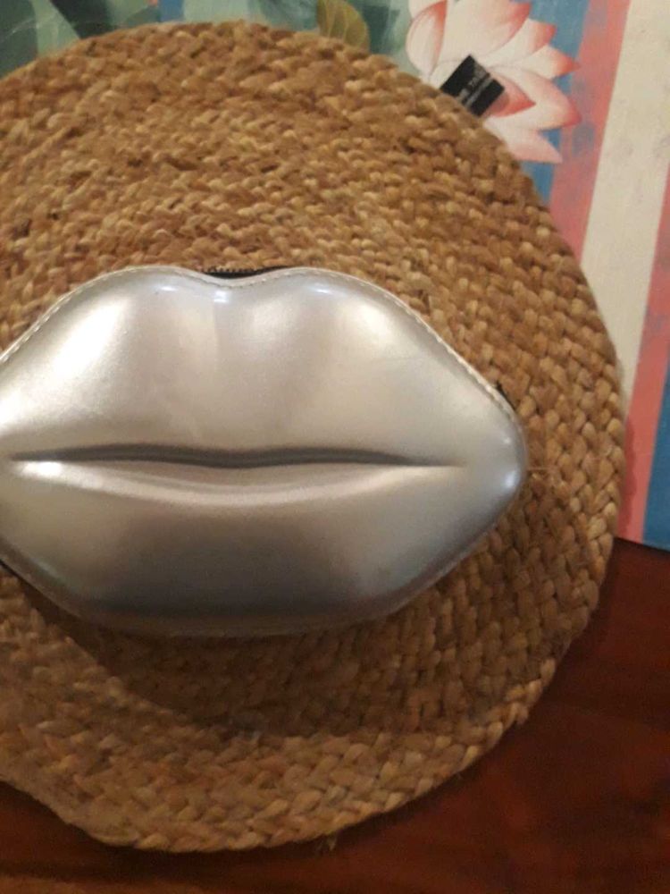 trendy beautiful classy Funky Lips Pouch