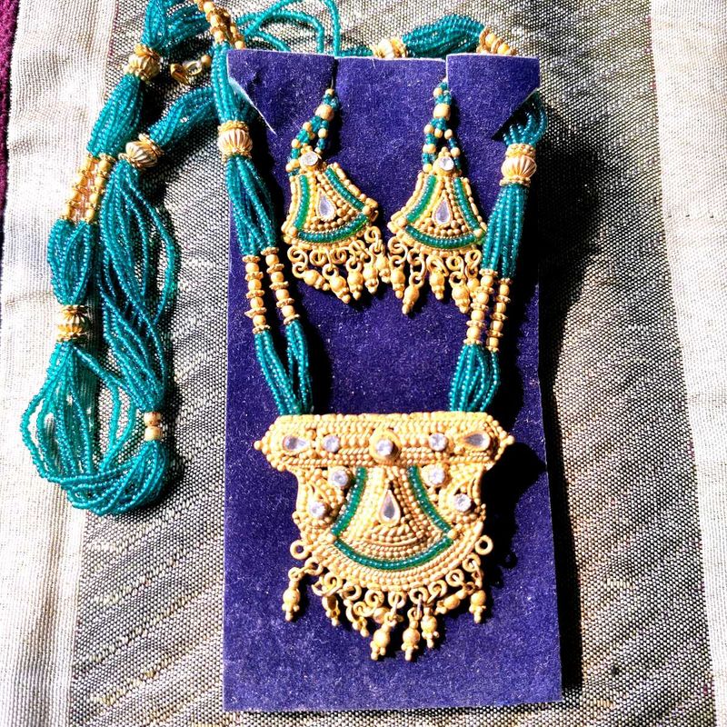 Simple Necklace With Earrings
