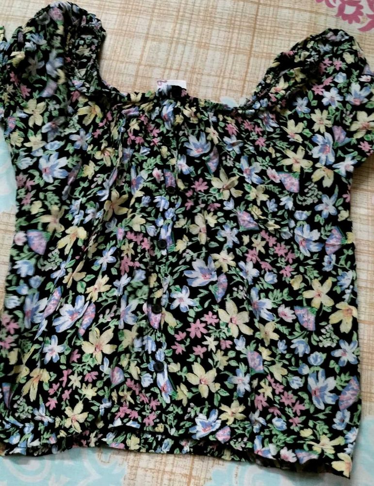 New MAX Floral Print Top