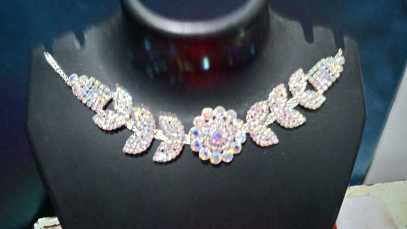 Elegant Floral Necklace