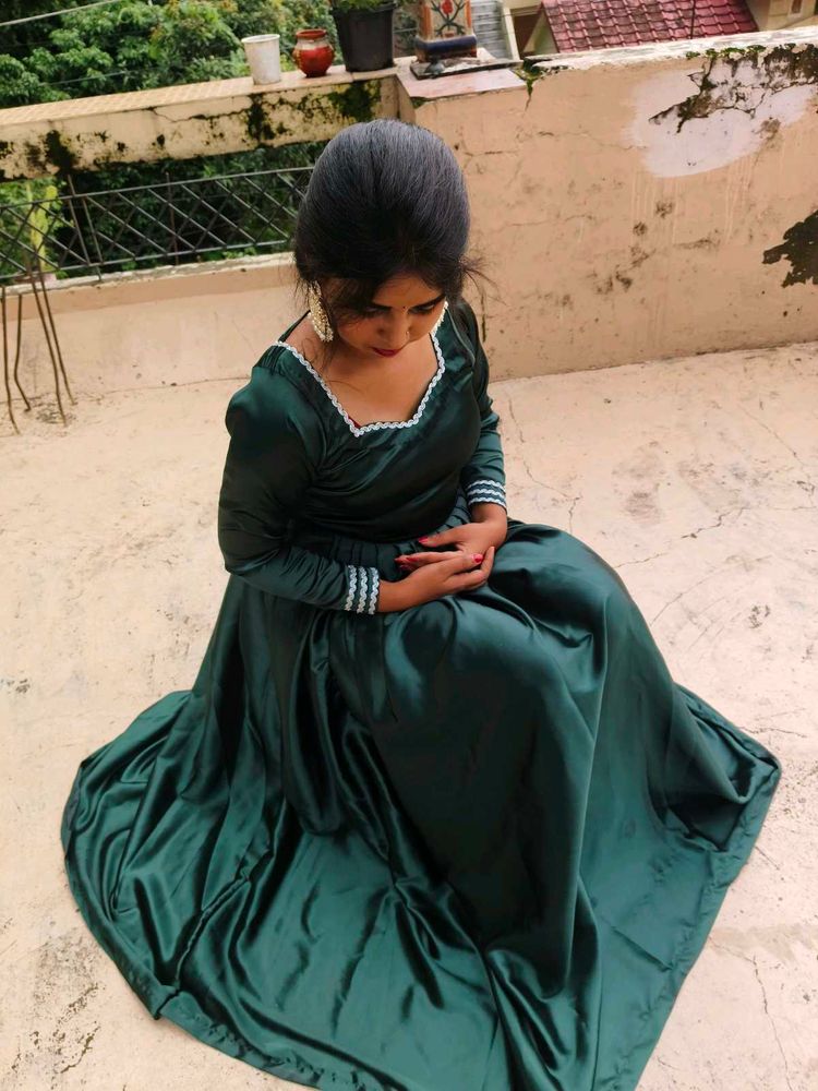 Elegant Emerald Green Gown