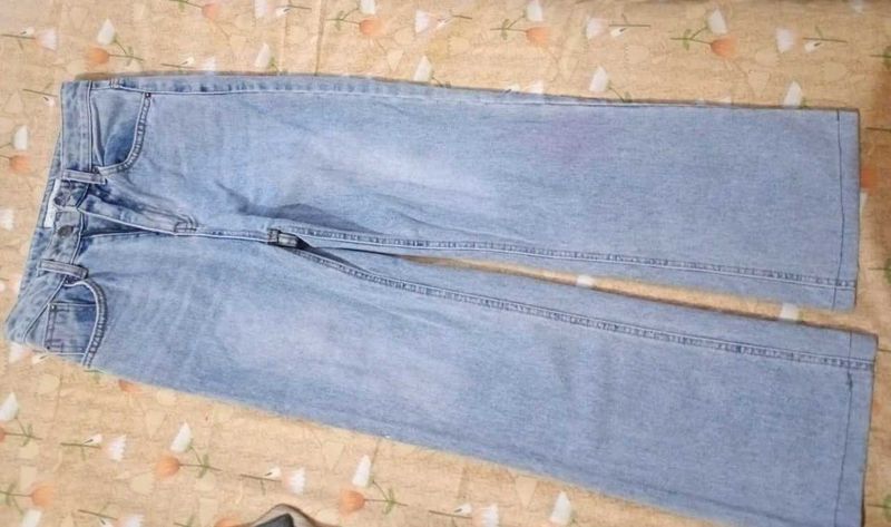 Light Wash Jeans ( Free Gift 🎁 )
