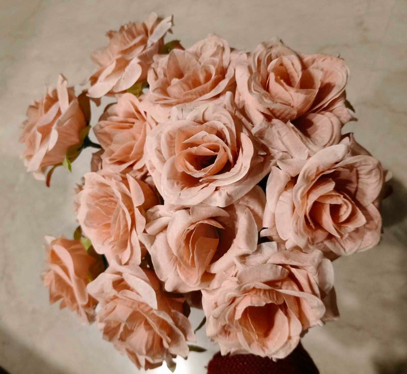 Artificial Roses (16 Nos.)
