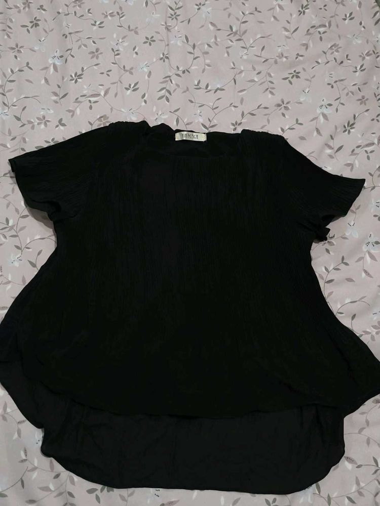 Korean Black Top With New Condition 🖤