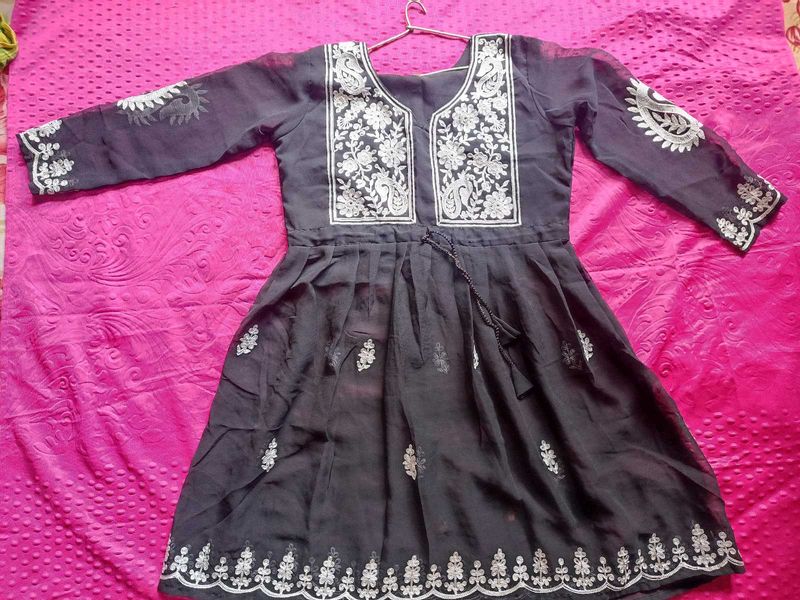 Chikankari Short Kurti