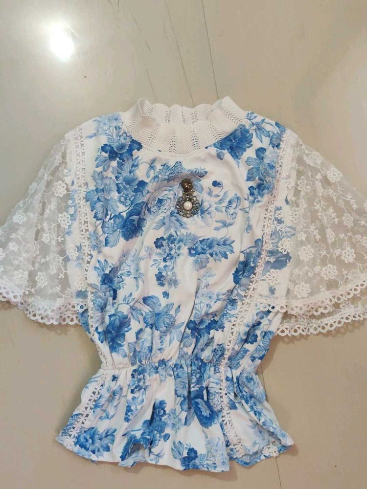 Floral Lace Sleeve Top