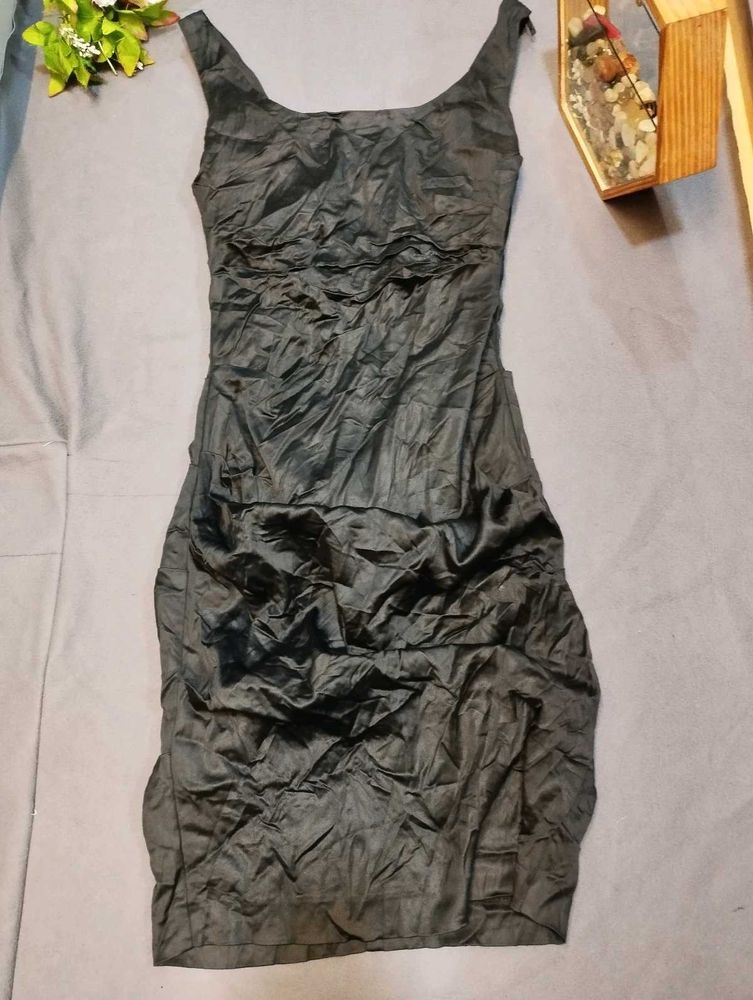 Black Sleeveless Dress