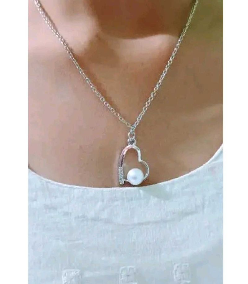 Pearl Pendant With Locket