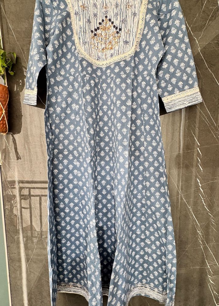 Blue &amp; White Printed Kurti