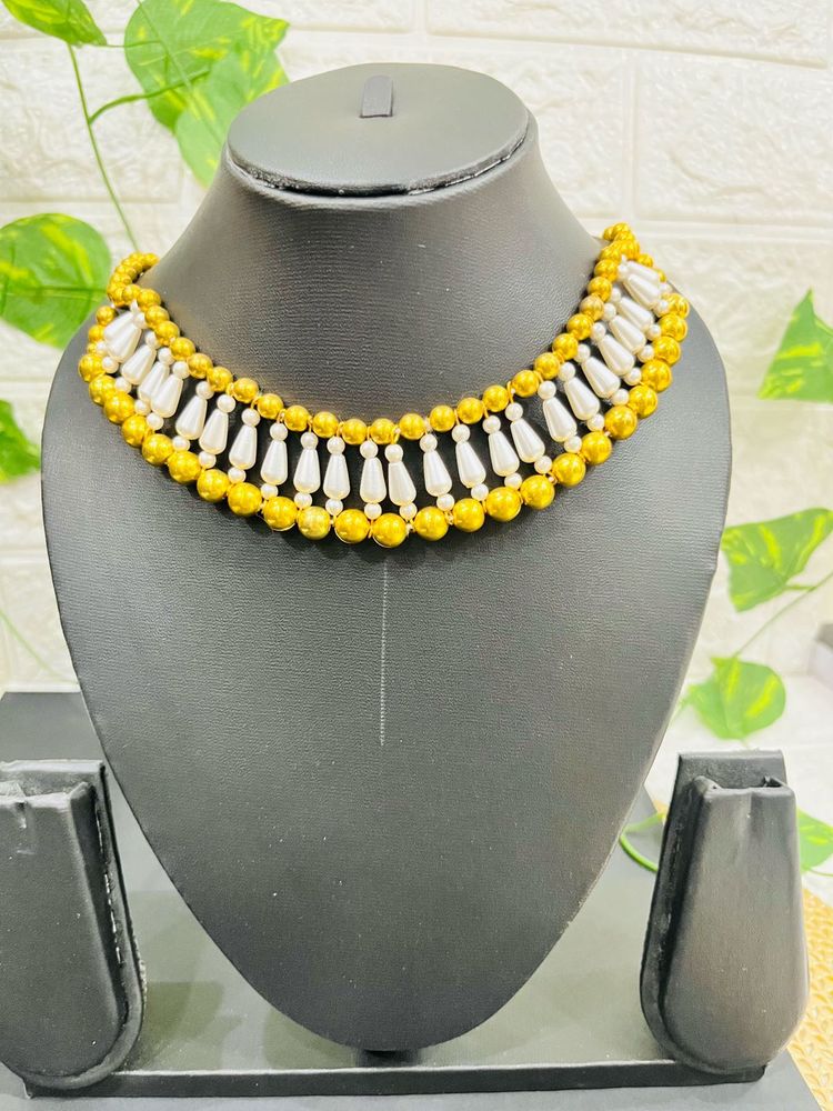 DIY Beauty Neckpiece
