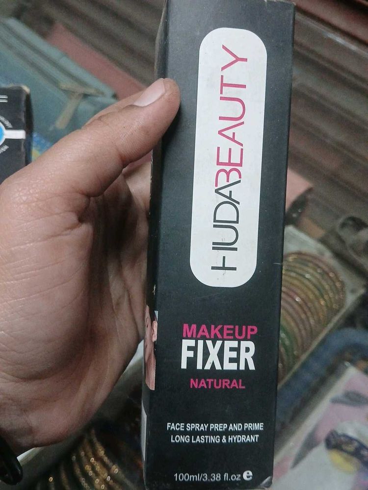 Huda Beauty Makeup Fixer - Natural