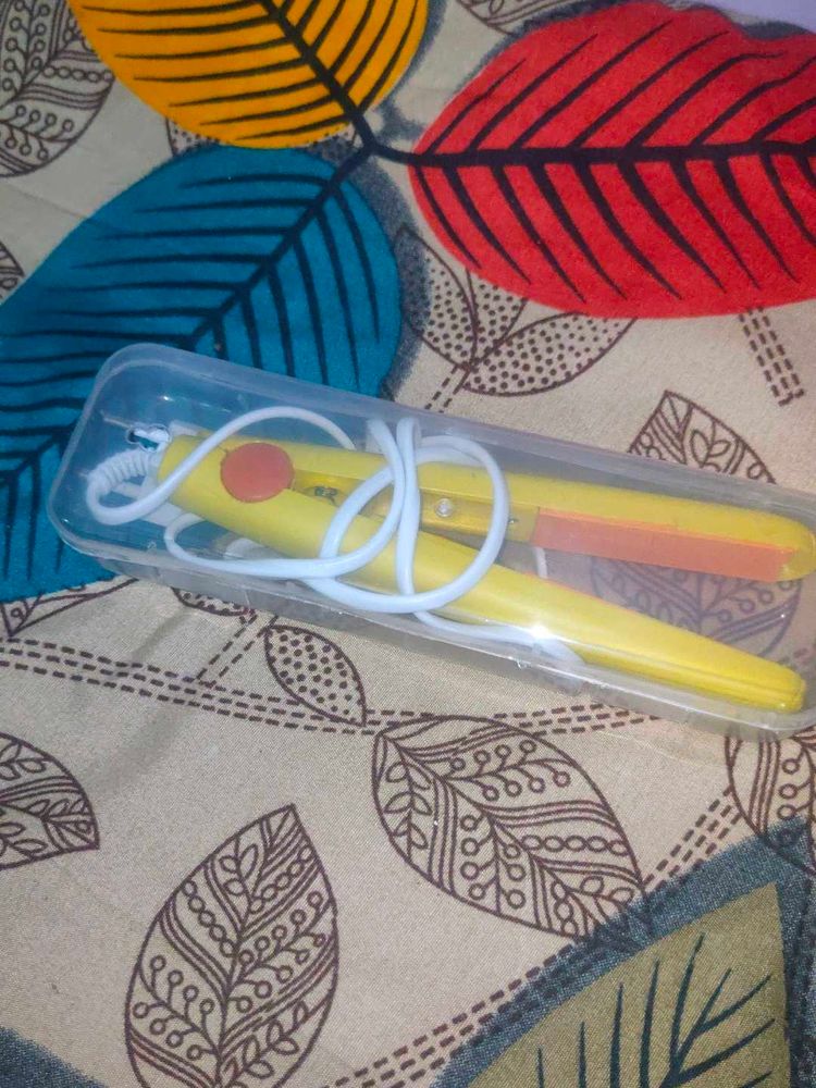 Mini Yellow Hair Straightener