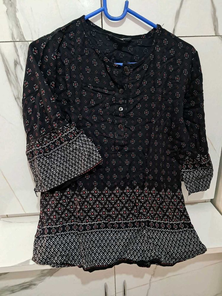 Patterned Black Top