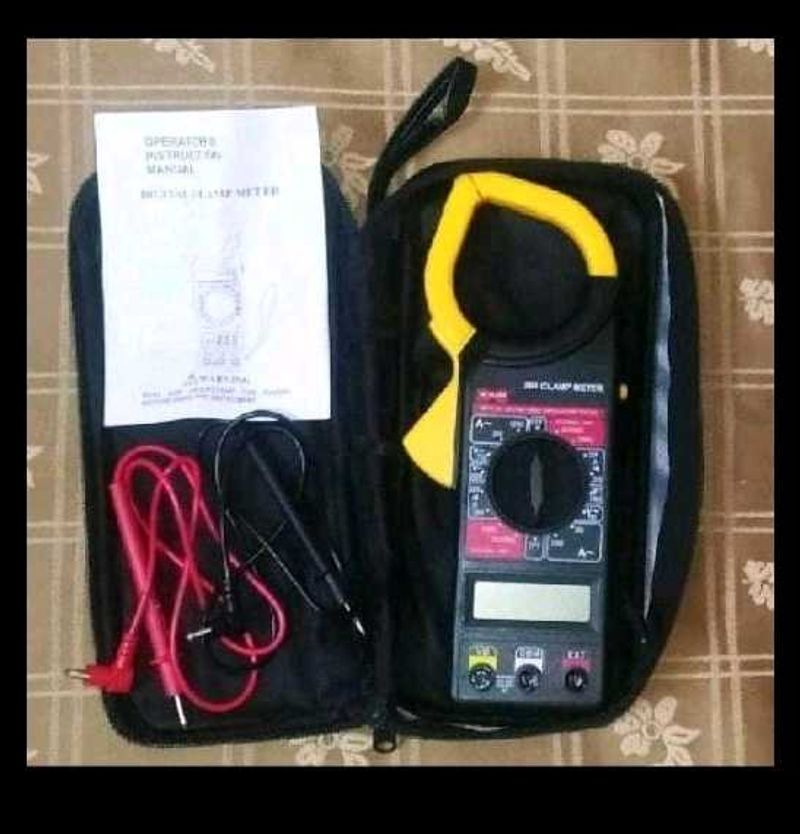 Digital Clamp Meter