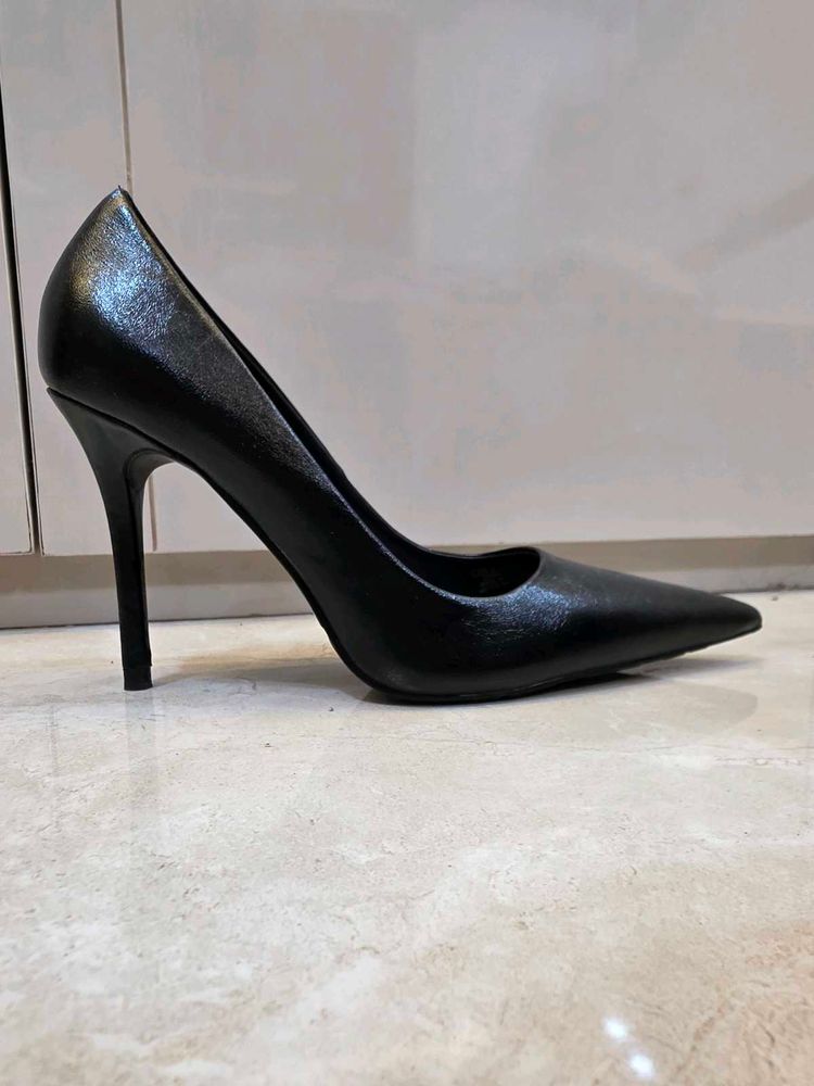 Zara bossy black heels