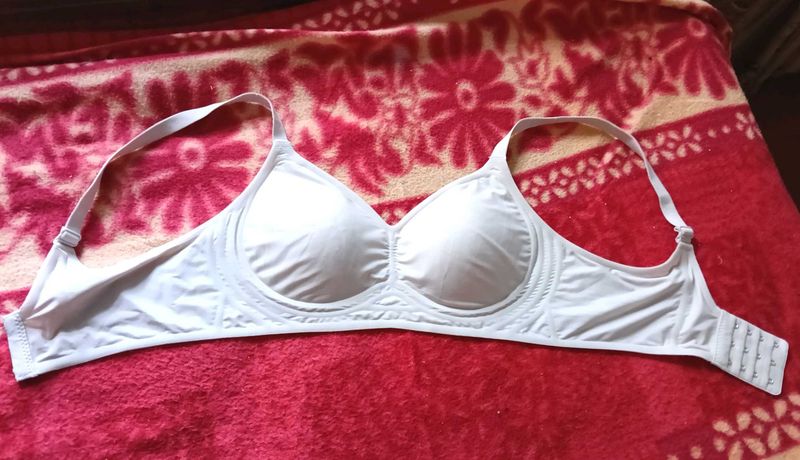 Comfortable Seamless padded wireless White Bra