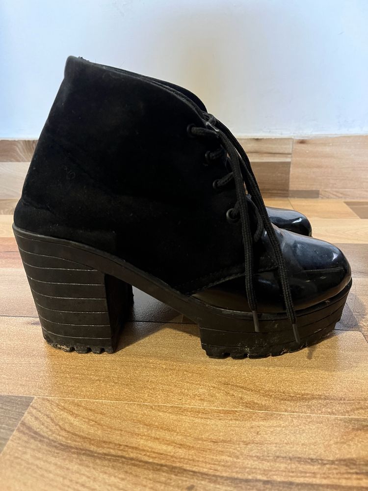 Black Shoes