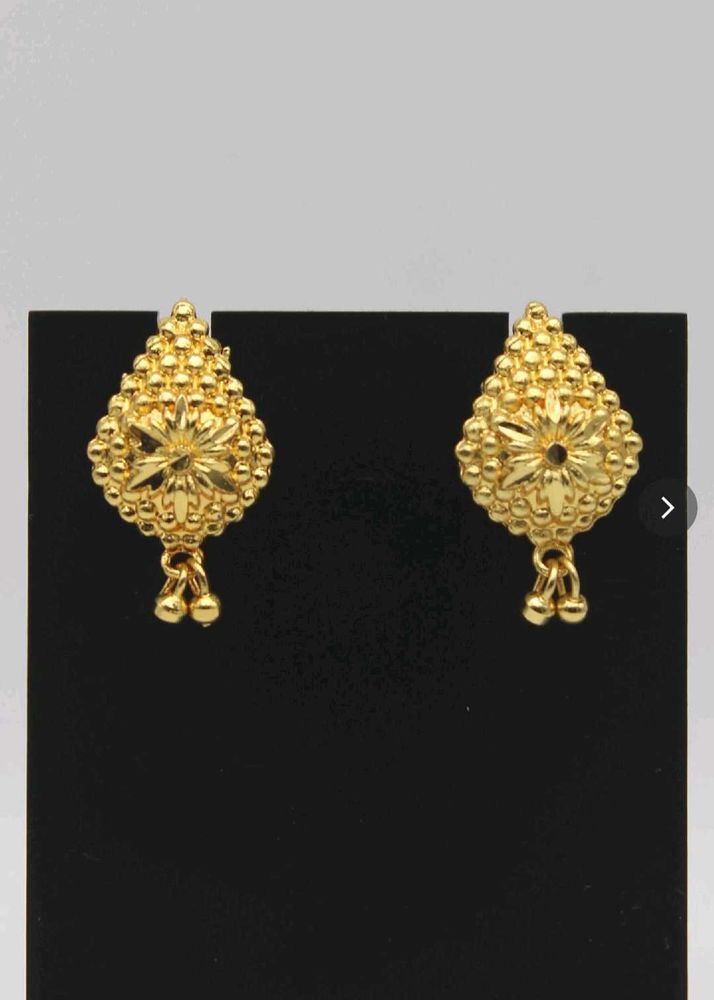 Gold Drop Earrings [ER880]