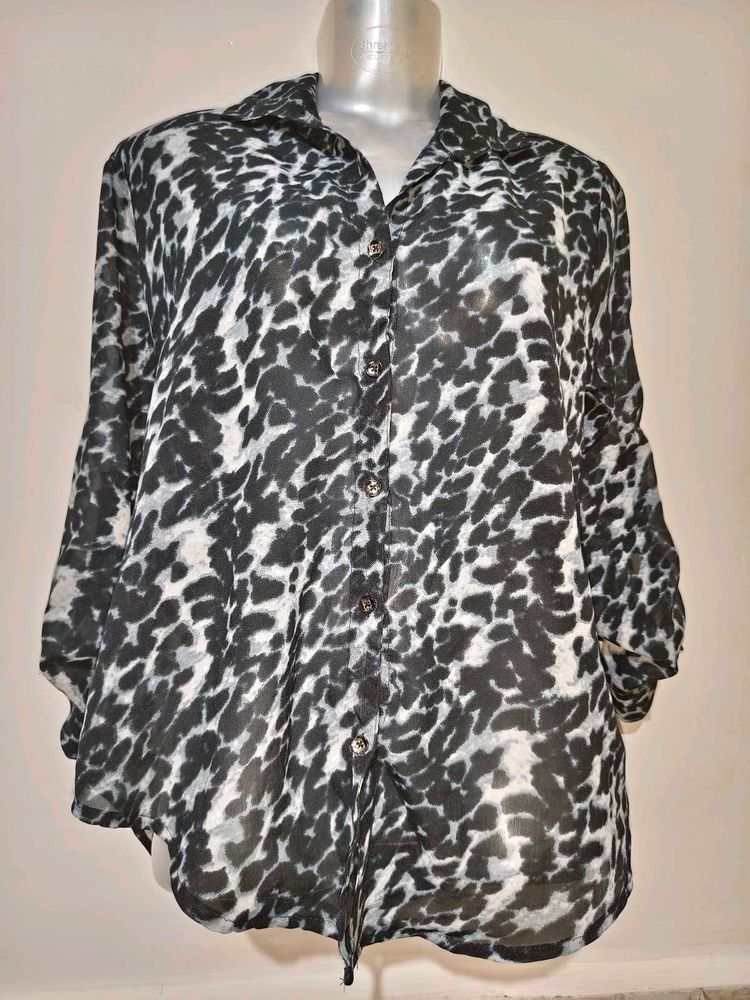 🎄Buy 1, Get 1 Free🎁M/L Animal Print Top