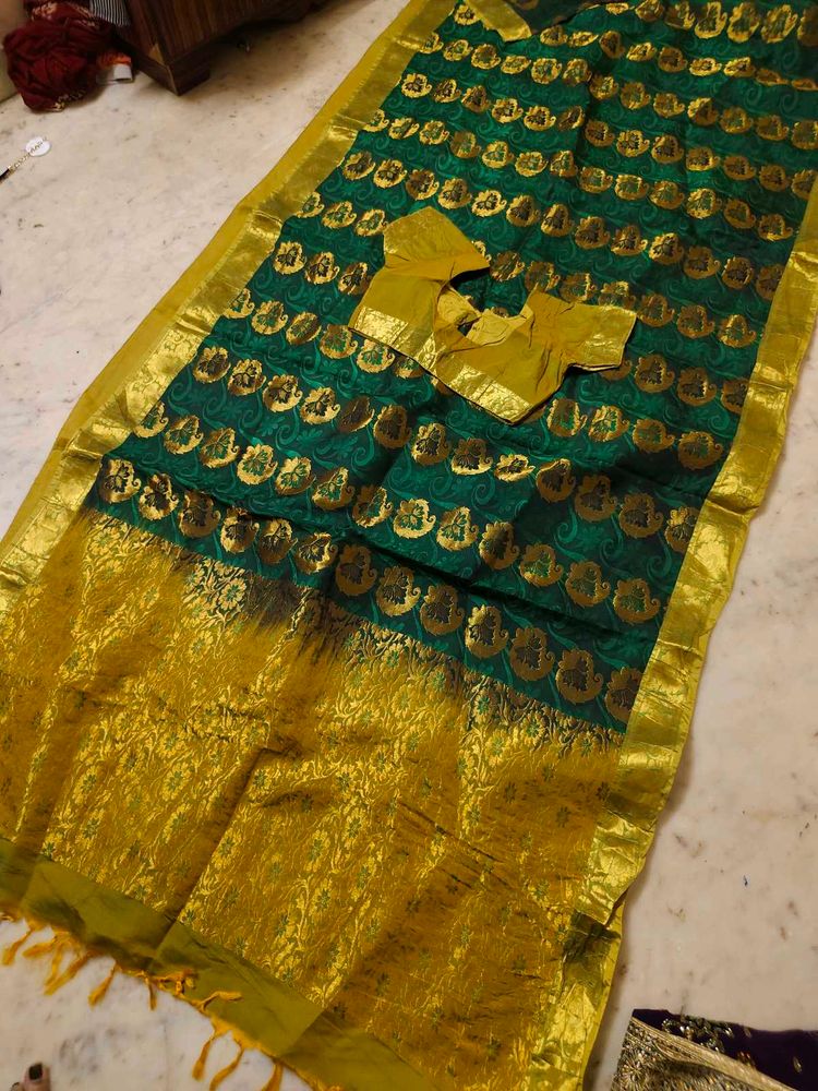 Kanjivaram Pattu Saree Green &amp; Gold Sare😍