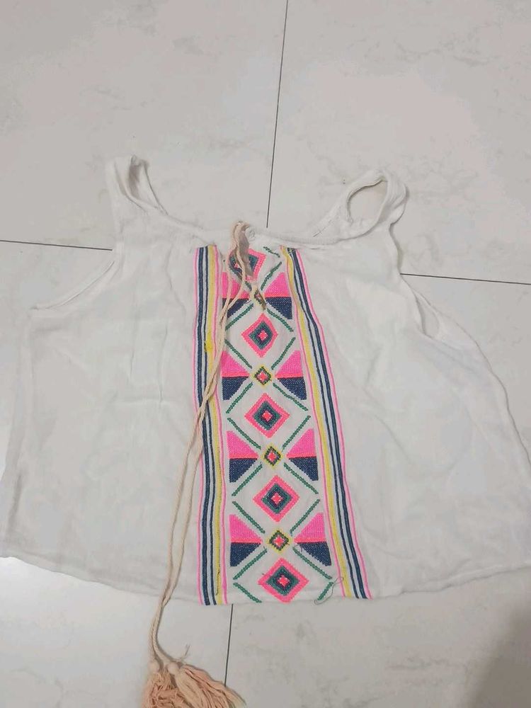 Beautiful Tessel Top