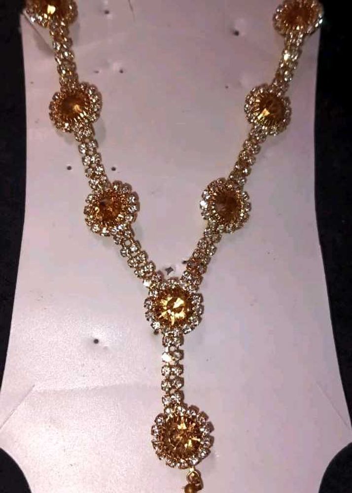 OFFER❗❗Gold Tone Floral Y Necklace