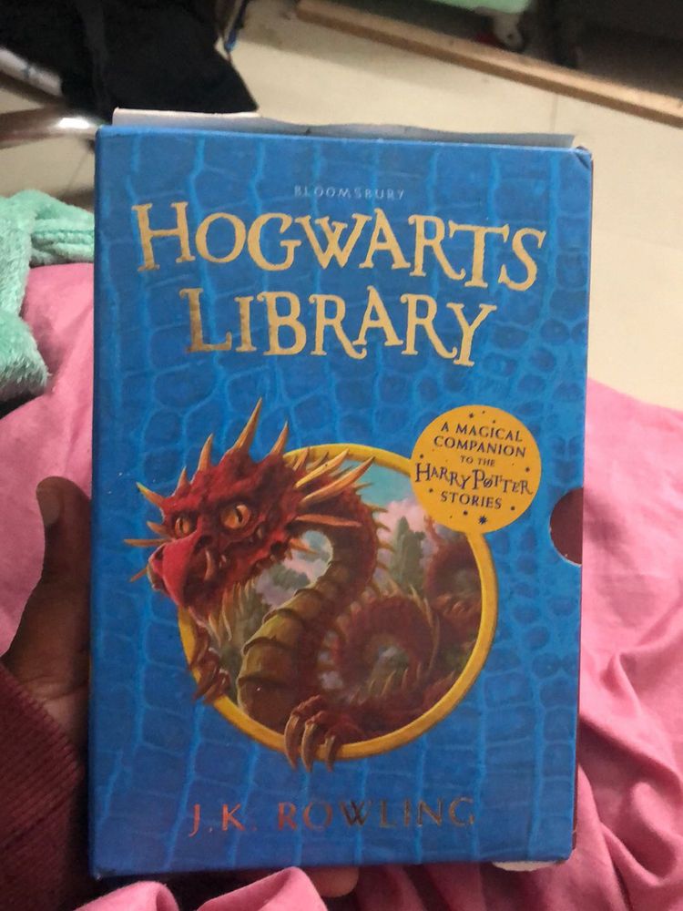 Howgwarts Library Book Collection