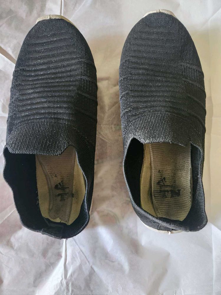 USED CASUAL SHOE FOR WOMAM