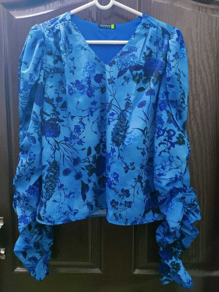 Tokyo Talkies Floral Printed Blouson Top
