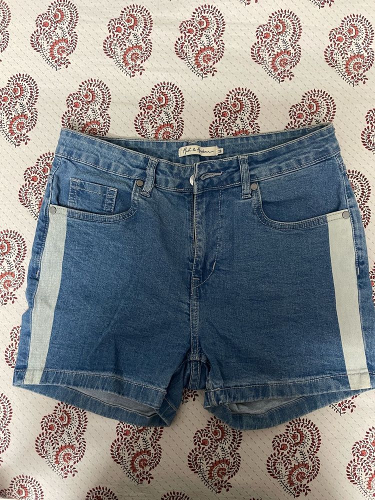 Girl &amp; a Serious Dream Denim Shorts