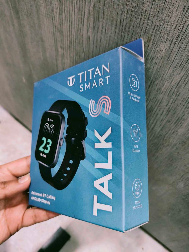 Titan Smartwatch