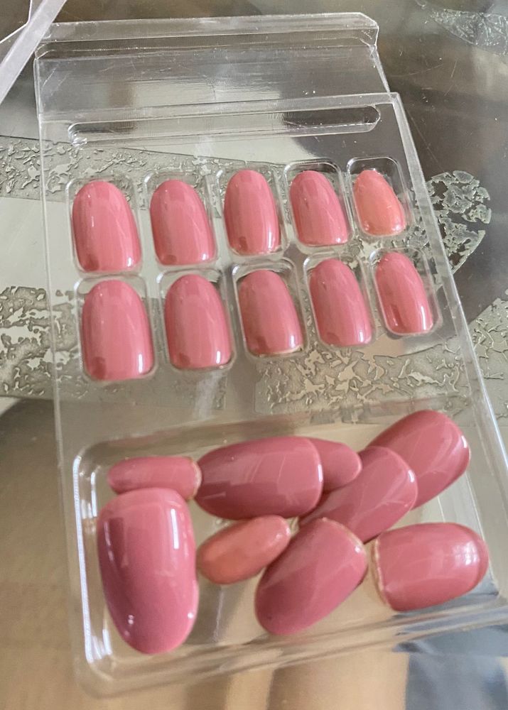20 Pink Acrylic Nails