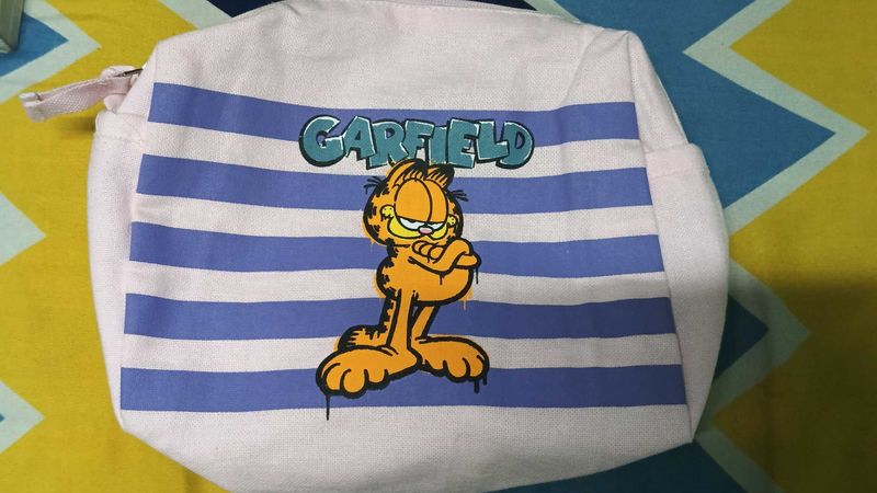 Garfield Canvas pouch ❤️