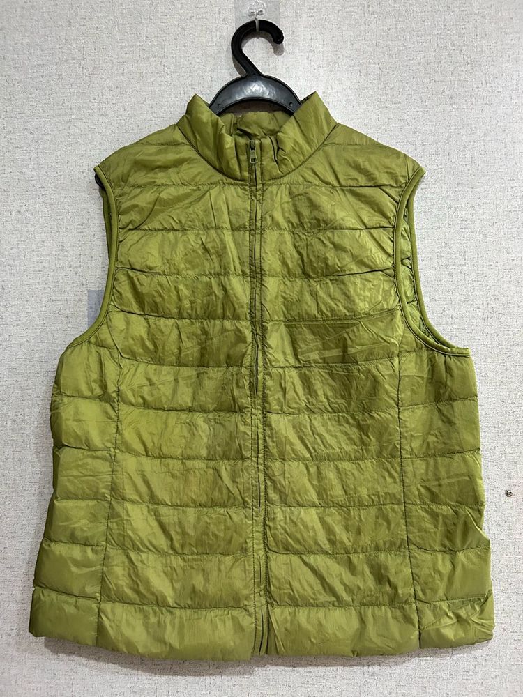 UNIQLO Lightweight Puffer Vest - Olive Green
