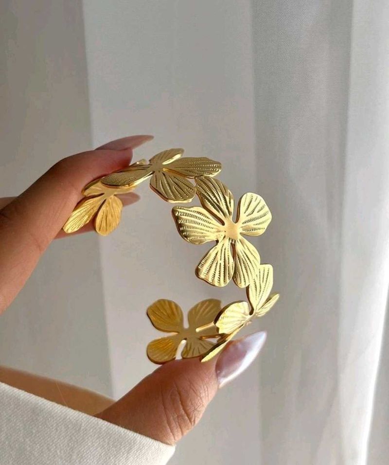 Floral Anti tarnish Bracelet ✨