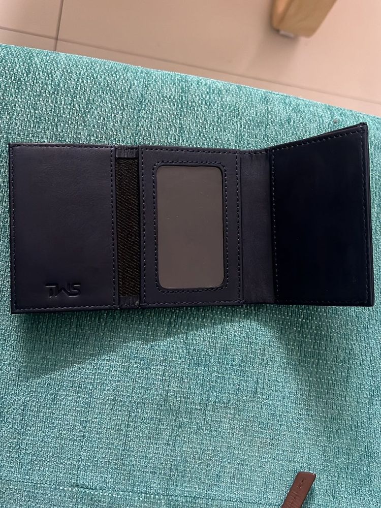 Stylish RFID Safe Wallet With Pop Up Card Holder