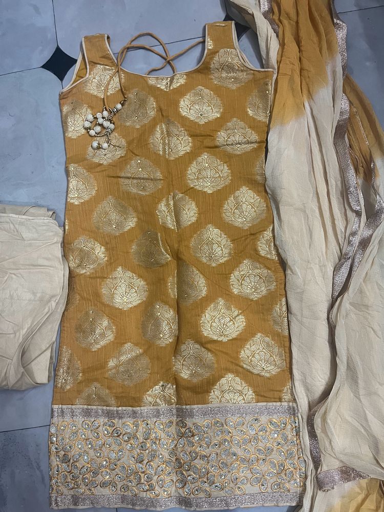 Gold Kurtha Set