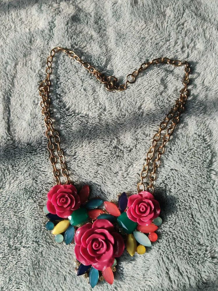 Stunning Roses Design Neckpiece