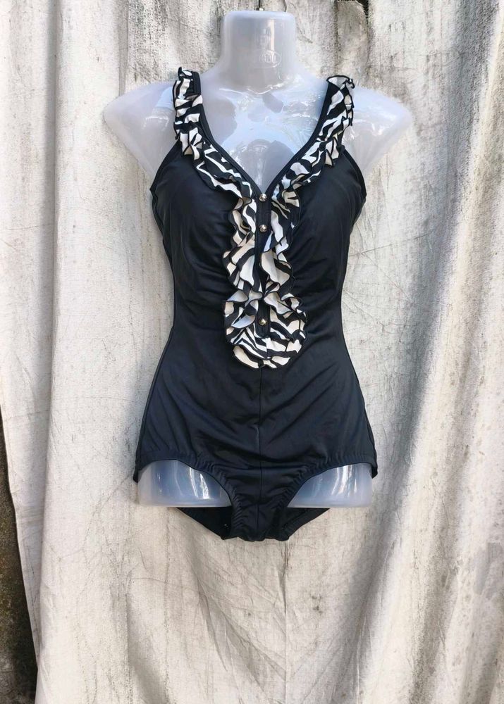 41119. Chic Black Swimsuit