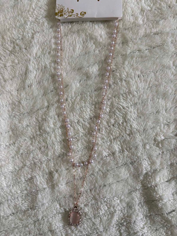 Elegant Layered Necklace And Mars Drip Lip Mist