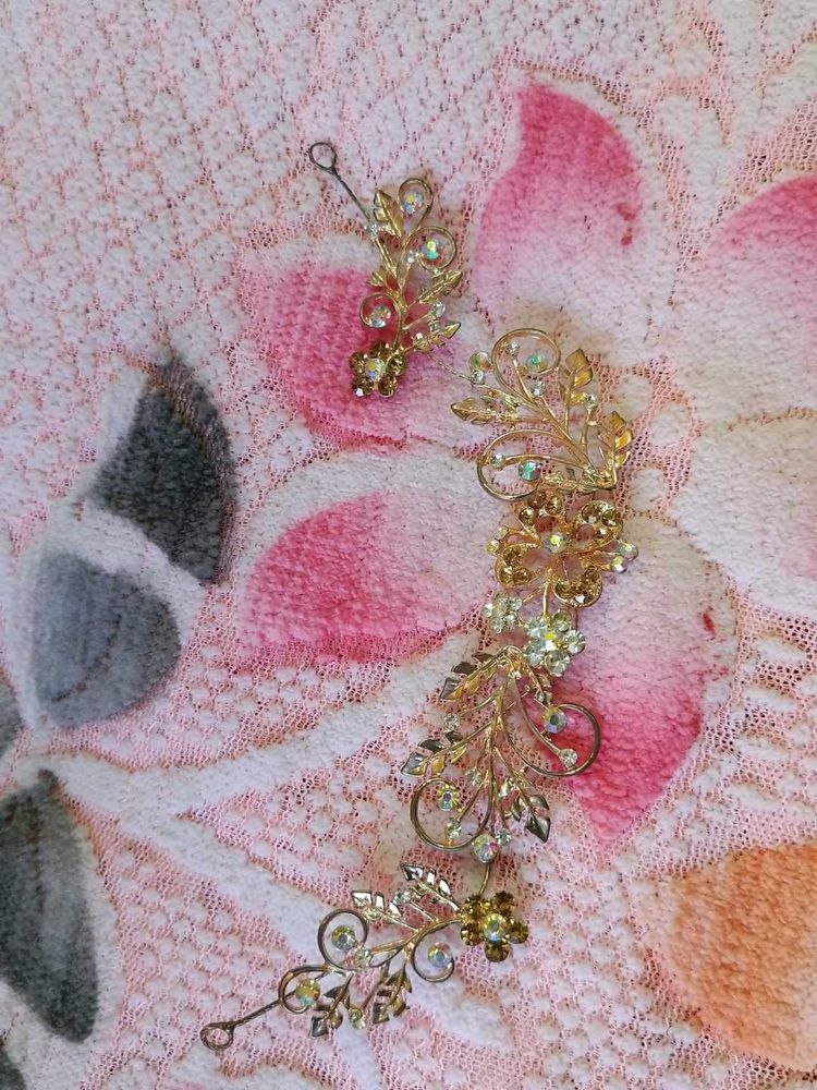 Elegant Golden Hair Accessories