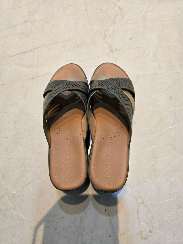 Sandle - Lemon And Pepper